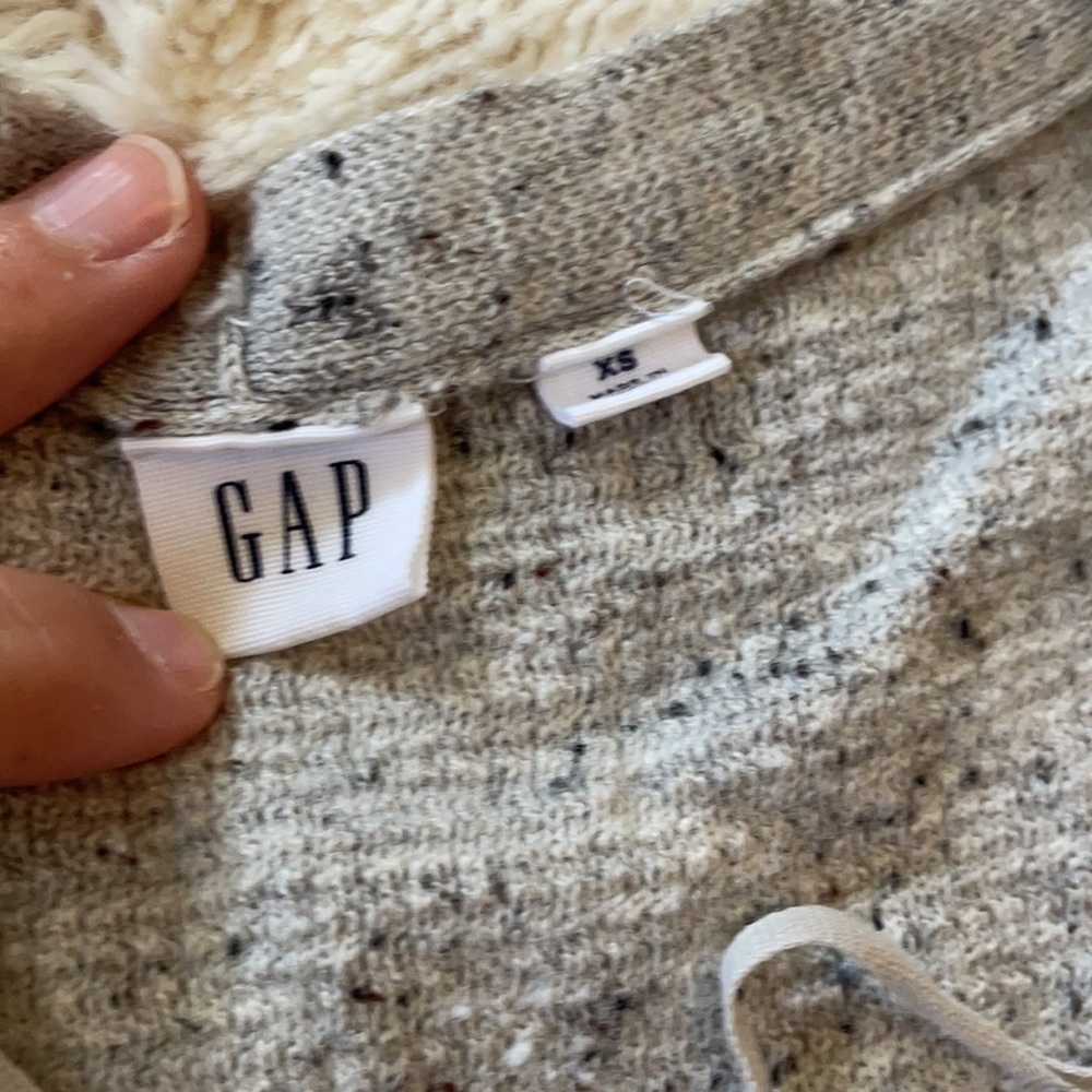 Gap Sweaters - Picture 3 of 4